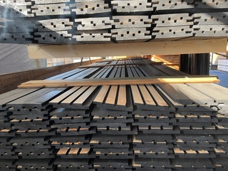 Ca. 45x Grenen Acoustic Design Profiel, 22x142mm, lengte 450cm